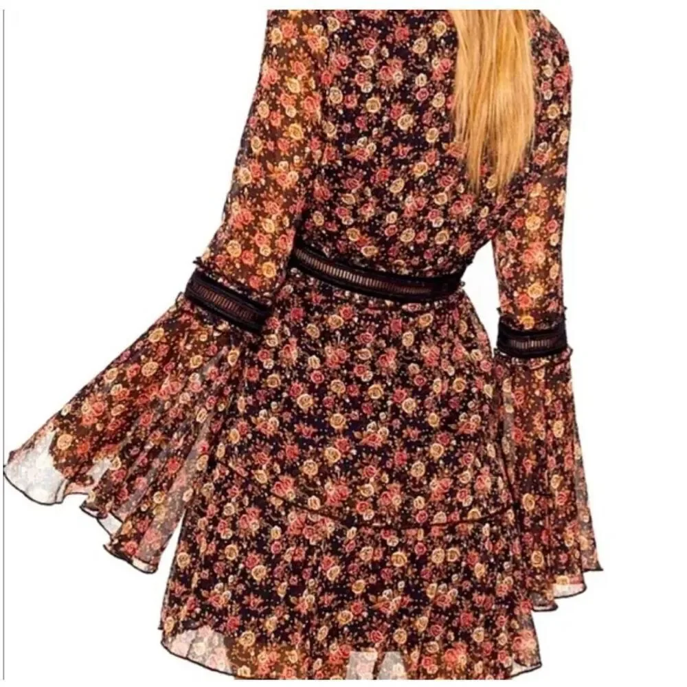 🆕 Nasty Gal‎ I’ll be Bouquet black floral bell sleeve mini dress size 6 - Picture 2 of 13